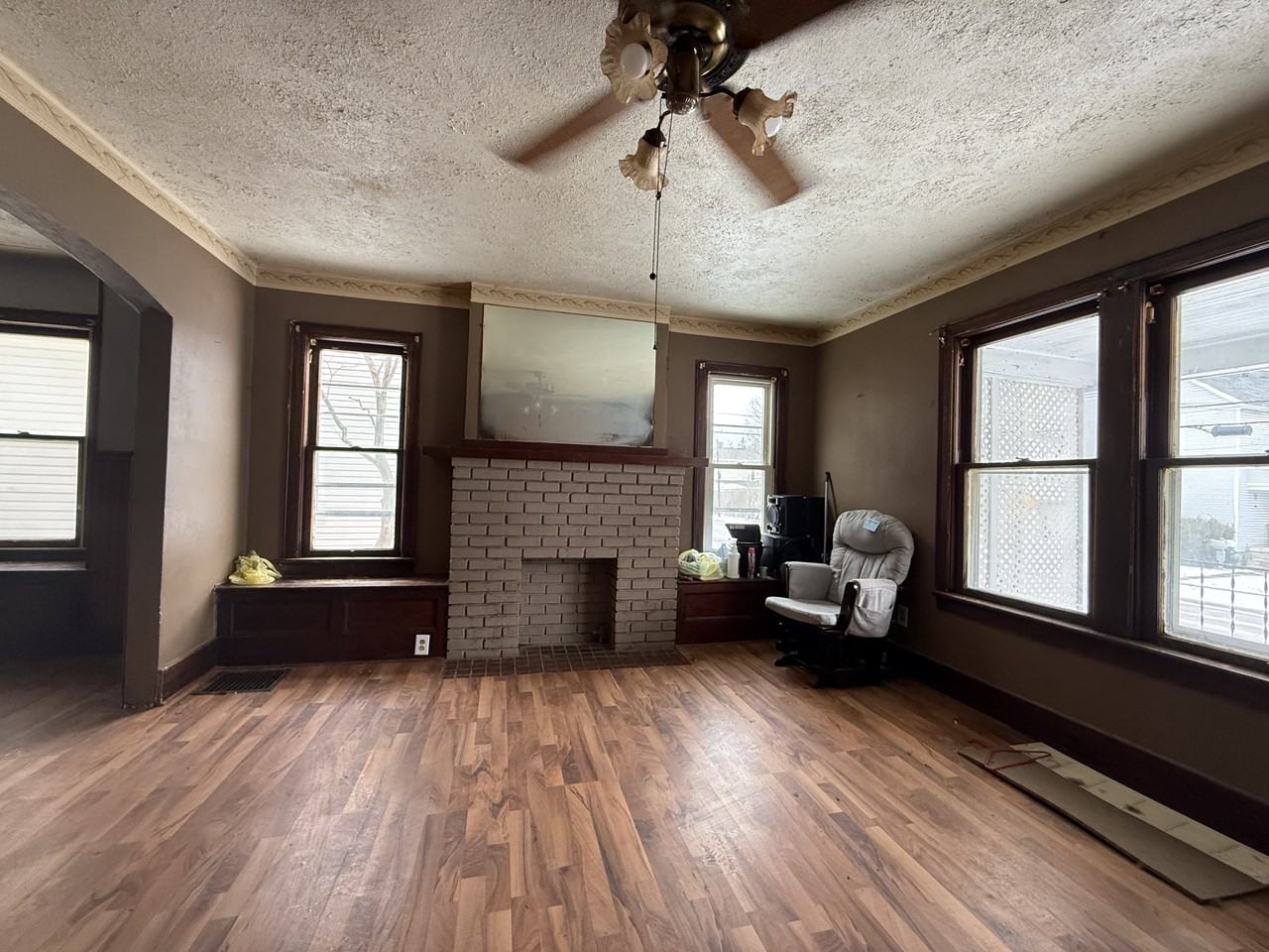 195 E Mark St #A - Photo 3 of 12