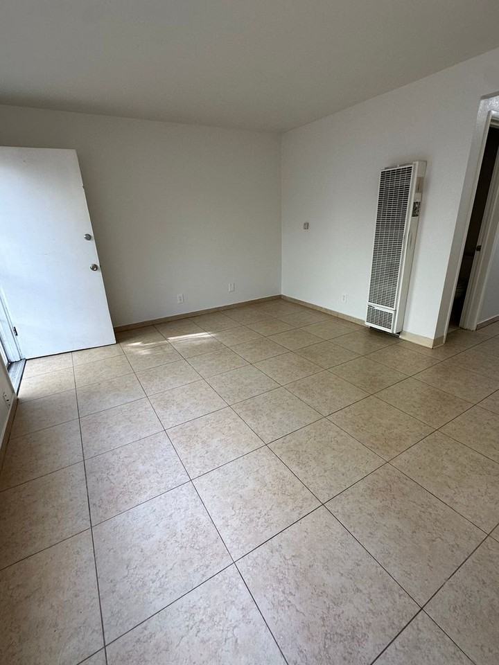 7918 Bright Ave #A - Photo 4 of 15