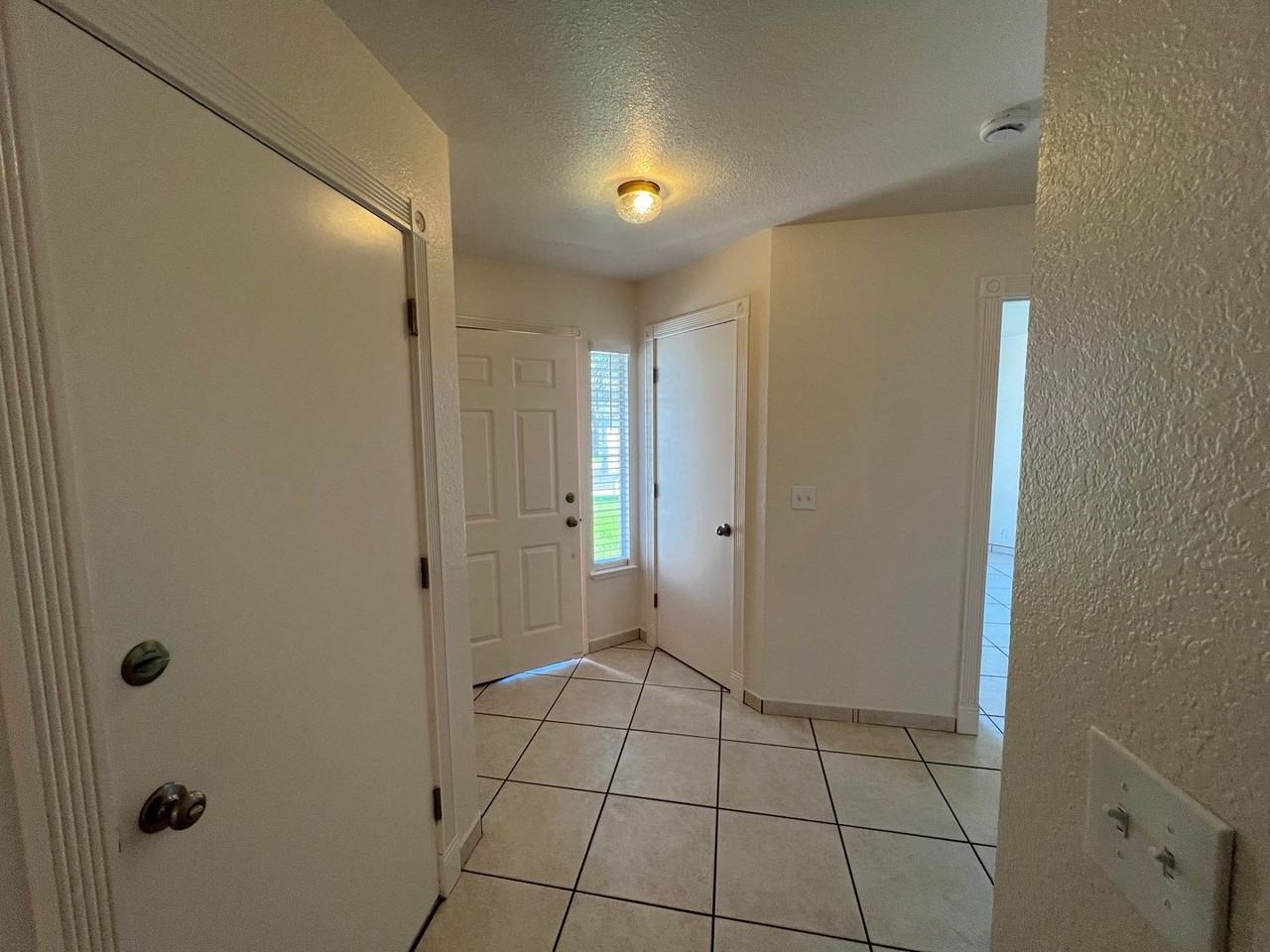 1513 Prospect Ln - Photo 6 of 39