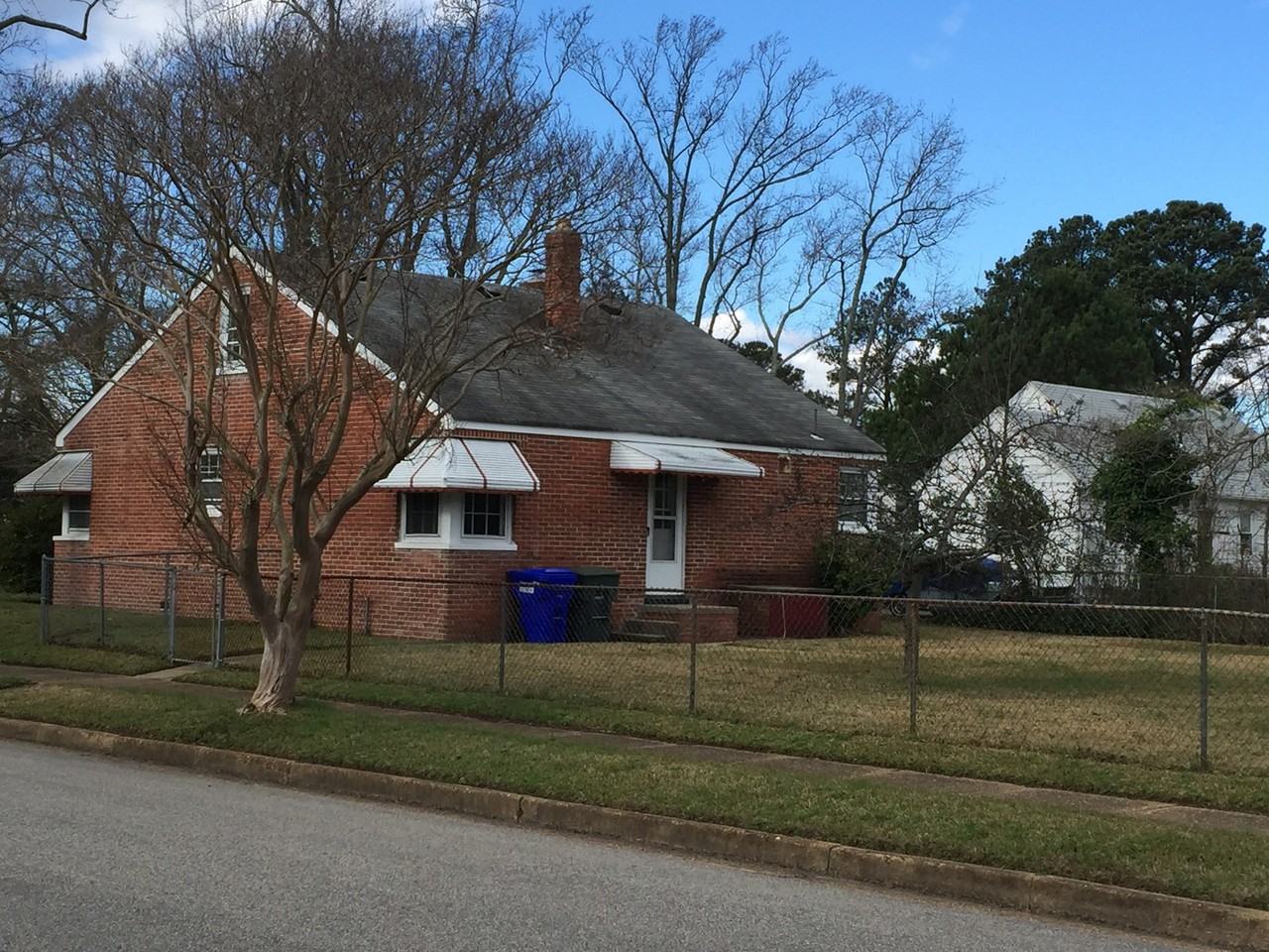 8852 Stratford St - Photo 2 of 5