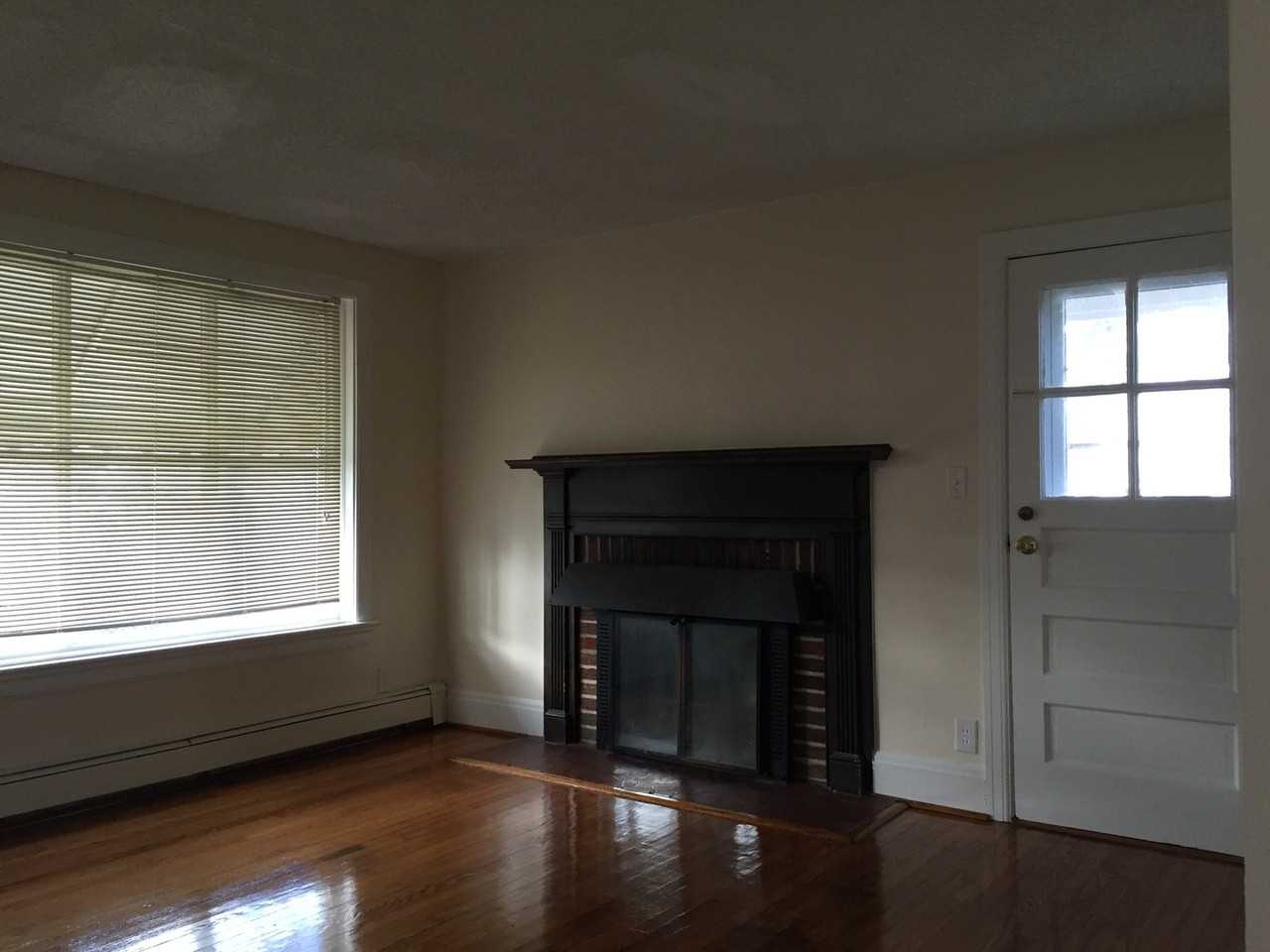 8852 Stratford St - Photo 3 of 5