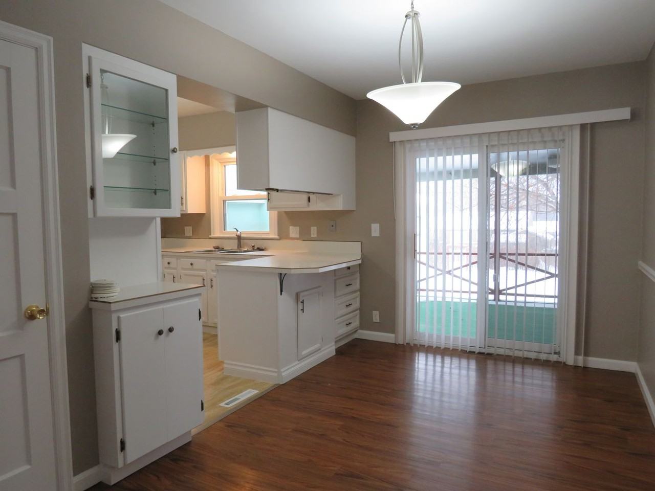 1034 Yale Ave - Photo 5 of 21