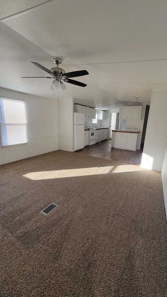 587 Bonfire Dr - Photo 3 of 12