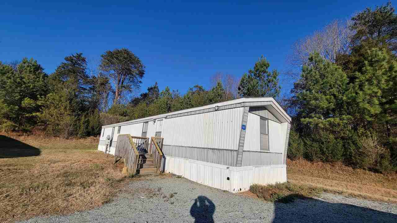 587 Bonfire Dr - Photo 2 of 12