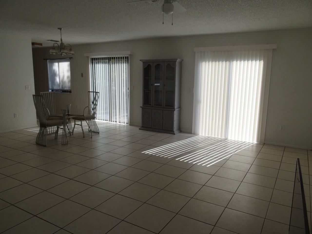 1250 Autumn St - Photo 3 of 10