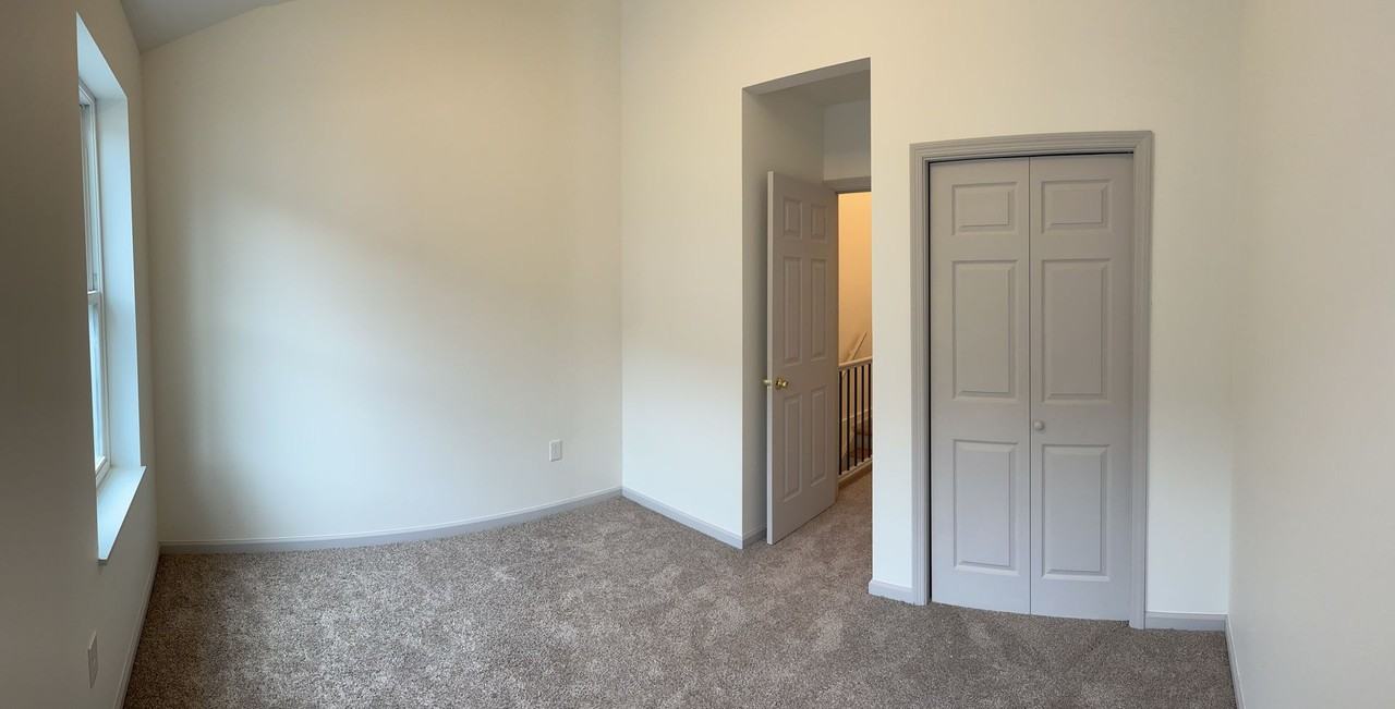 410 Sample St - Photo 5 of 8