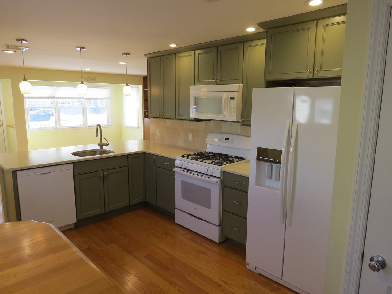 22 Willis Ave - Photo 3 of 10