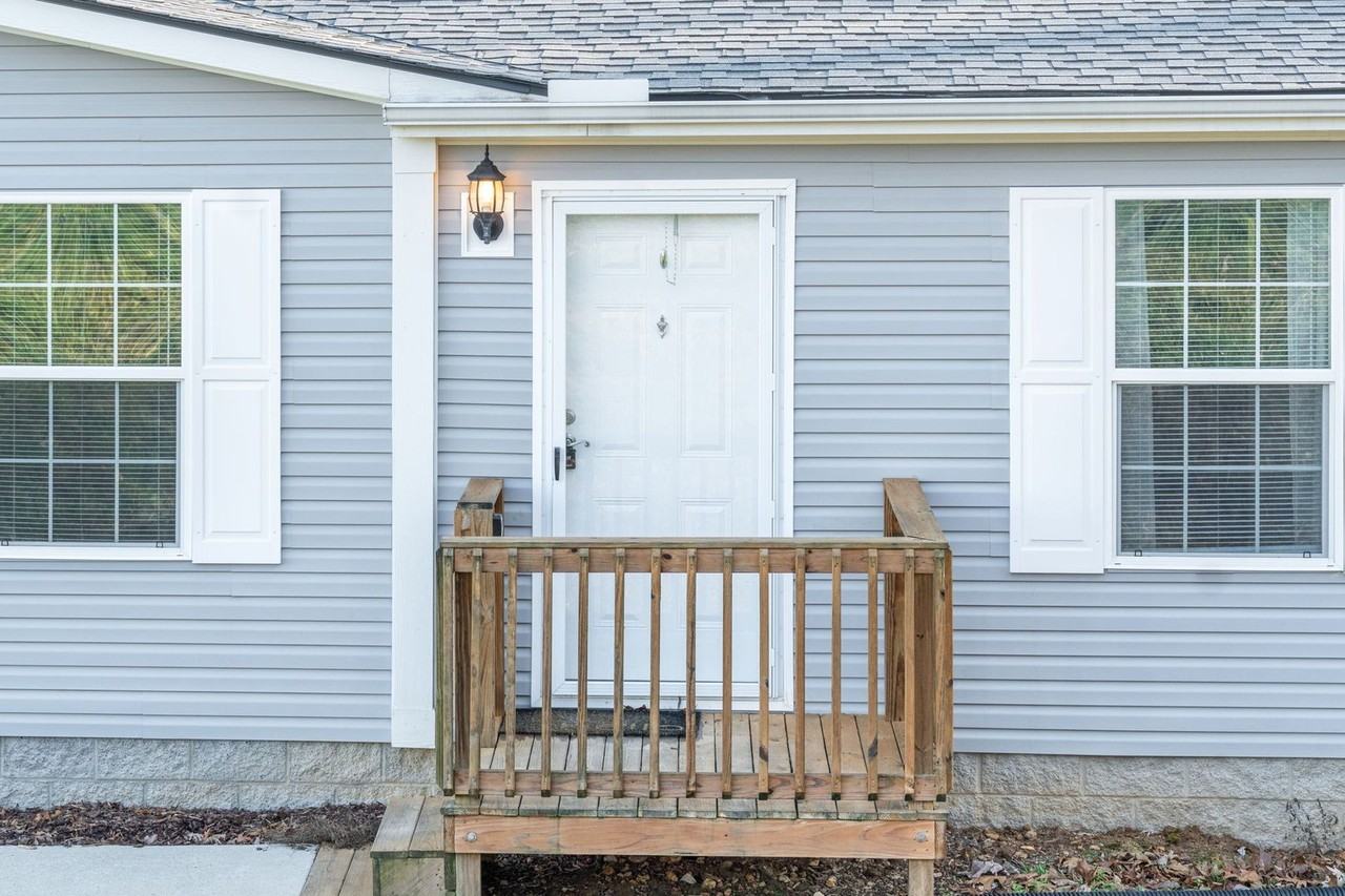 1364 Rock Springs Rd - Photo 5 of 40