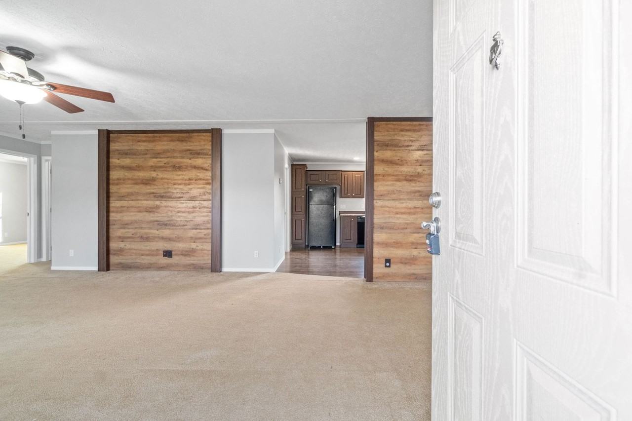 1364 Rock Springs Rd - Photo 6 of 40