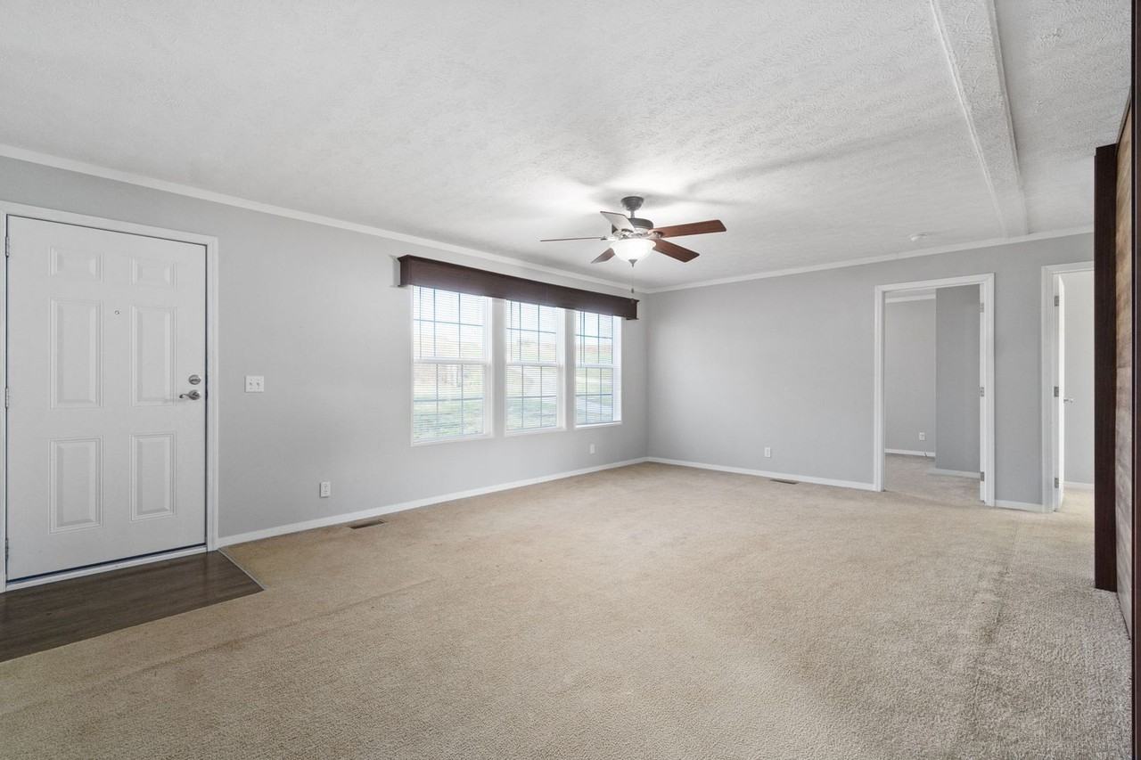 1364 Rock Springs Rd - Photo 7 of 40