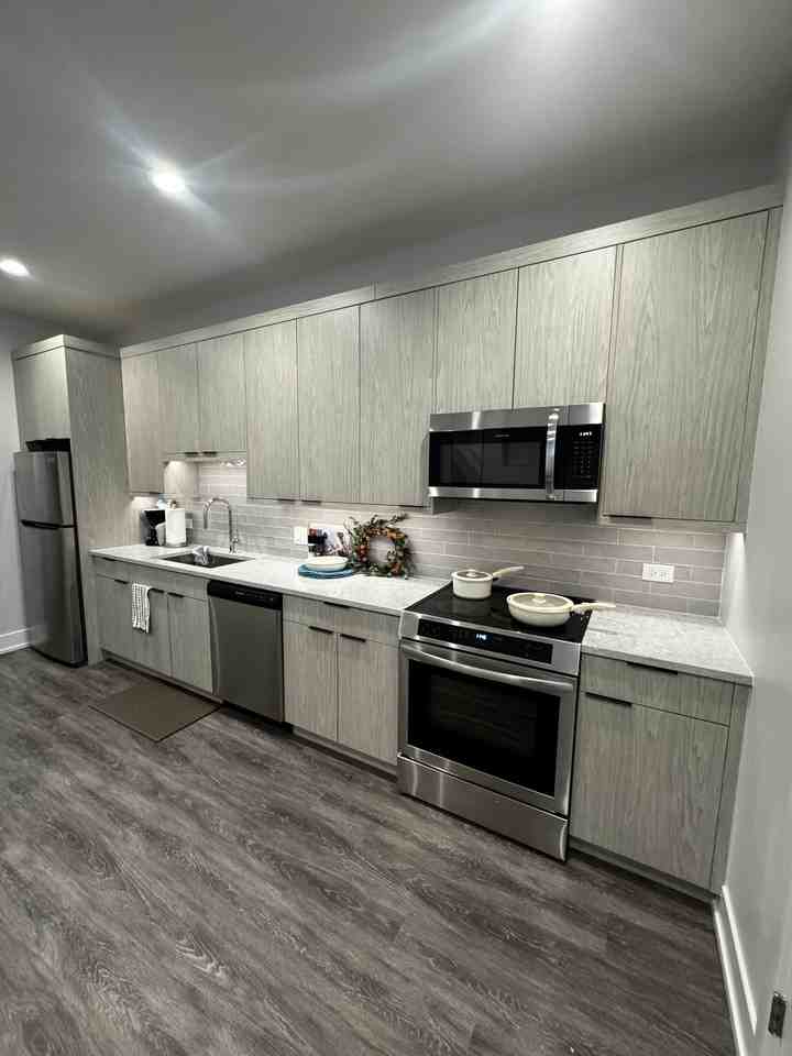 6322 S Rhodes Ave - Photo 2 of 6