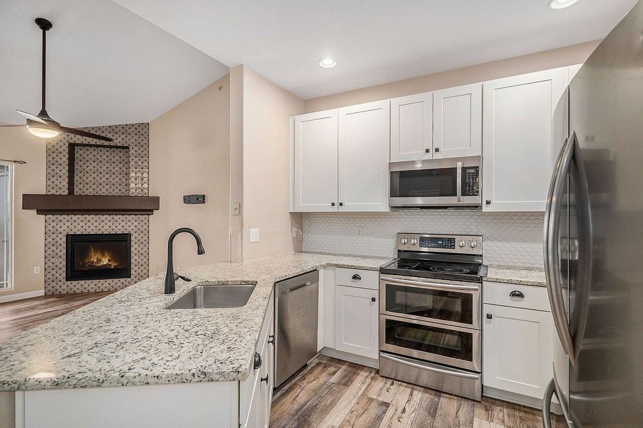 9611 W Coco Cir #306 - Photo 7 of 14