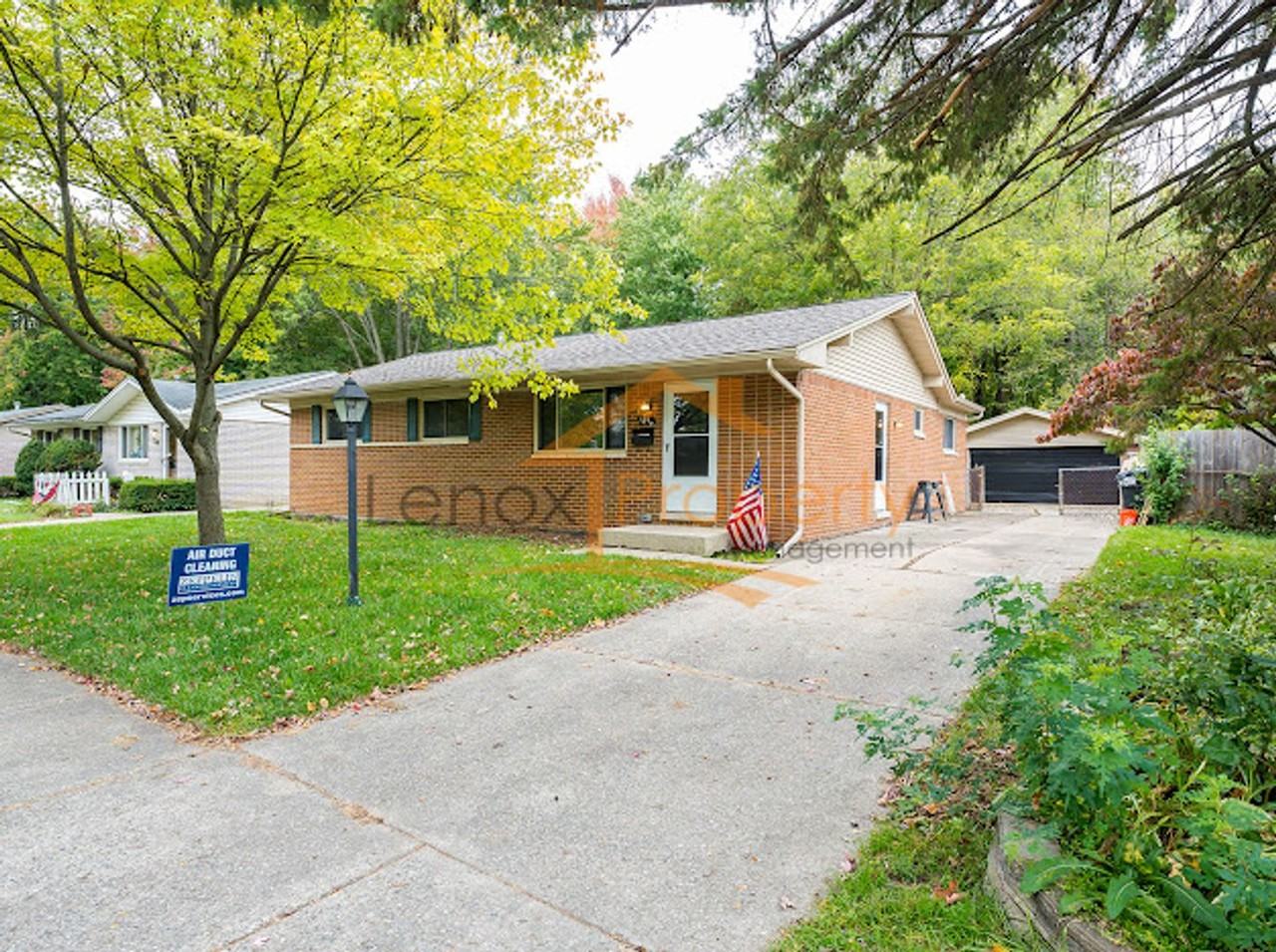 6655 Burnham Dr - Photo 2 of 27