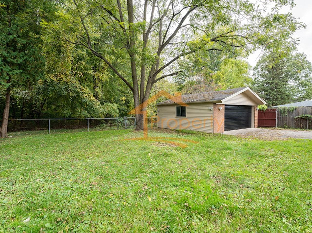 6655 Burnham Dr - Photo 4 of 27