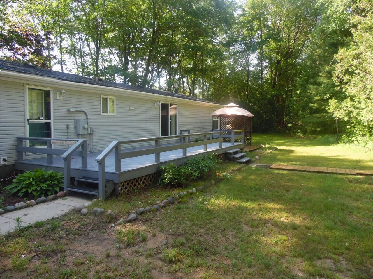 6669 Woodlea Rd - Photo 2 of 20