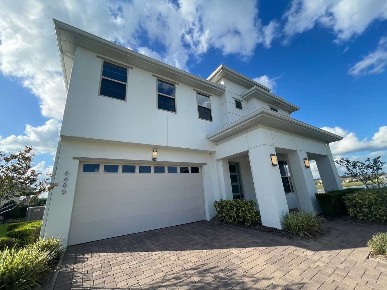 6685 Knollwood St - Photo 2 of 36