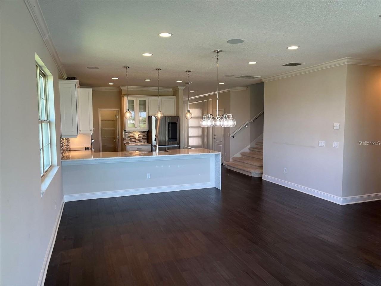 6685 Knollwood St - Photo 5 of 36