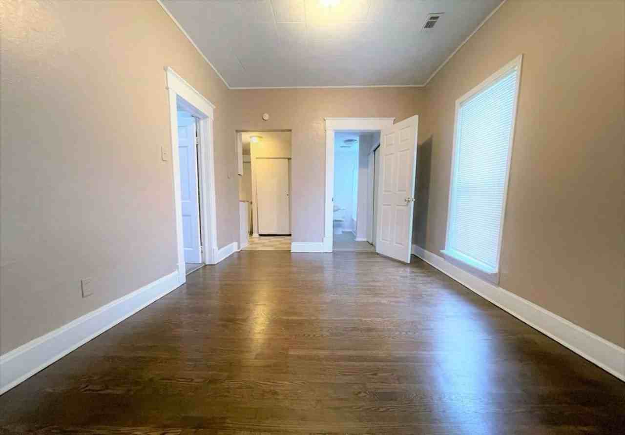 65 S 19th St - Photo 3 of 11