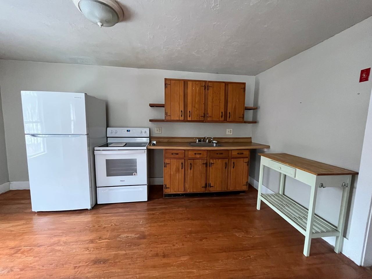 20 Cottage St - Photo 2 of 9