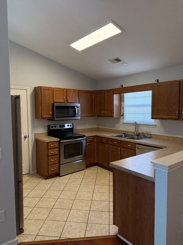 5008 Wickalow Way - Photo 5 of 21