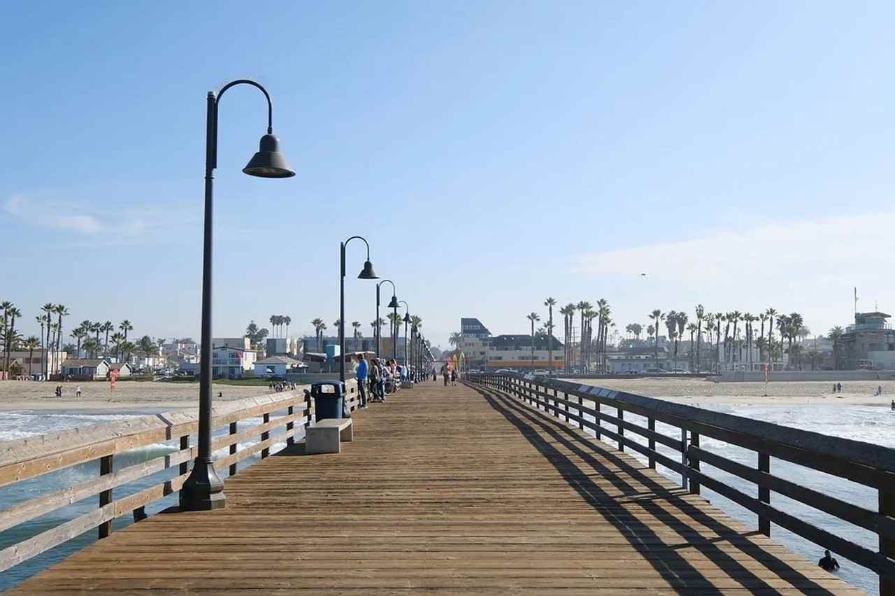 Hemlock Apartments - Photo 3 of 11