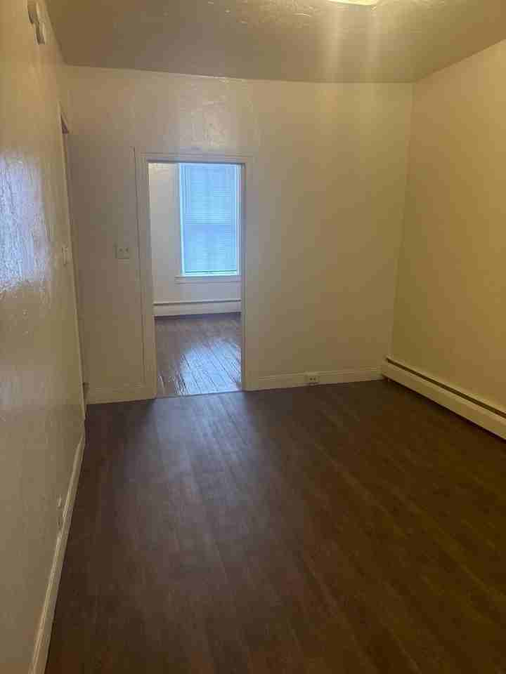131 E Maple St - Photo 6 of 20