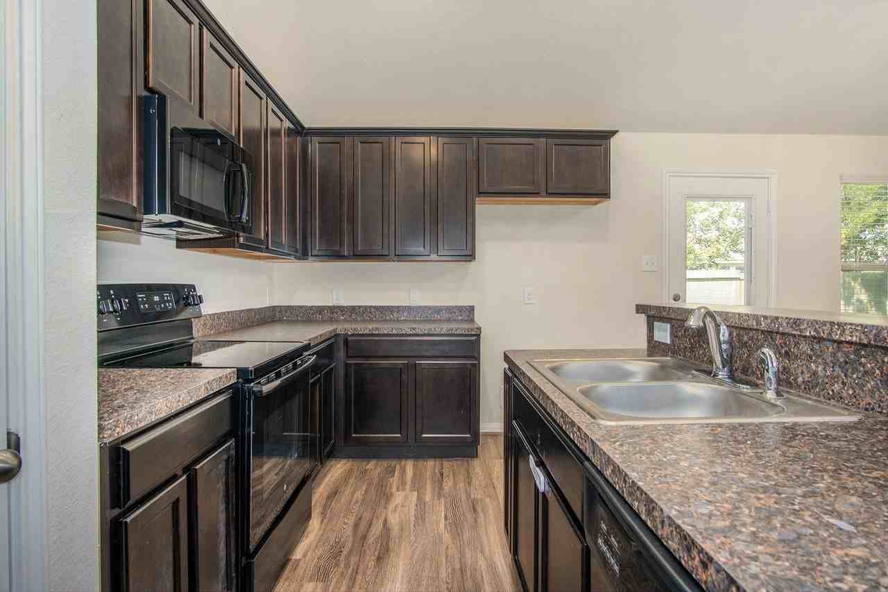 13006 Lazy Ln - Photo 3 of 23