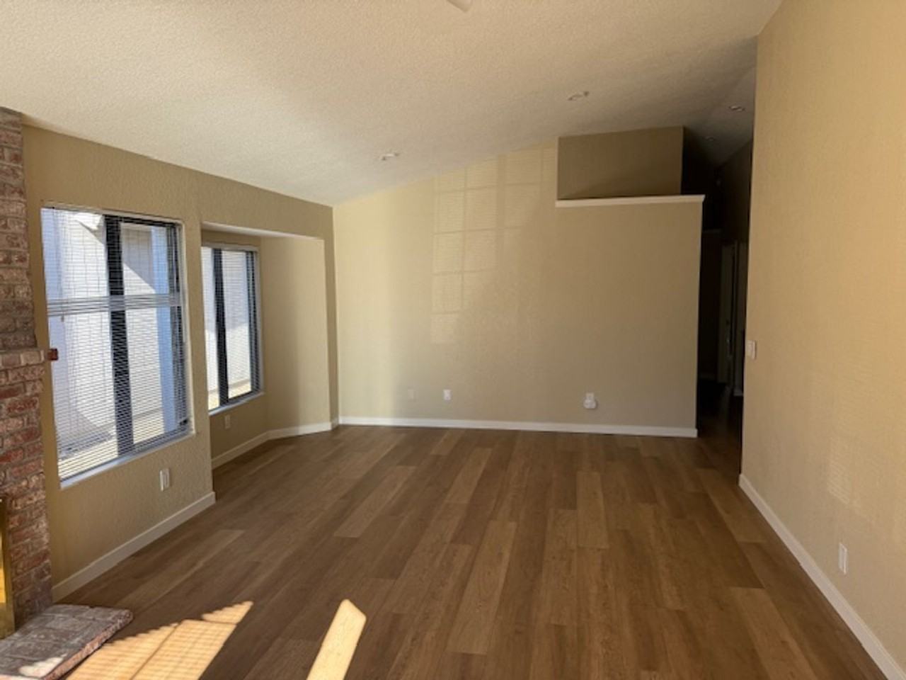 579 Eldridge Ave - Photo 2 of 18