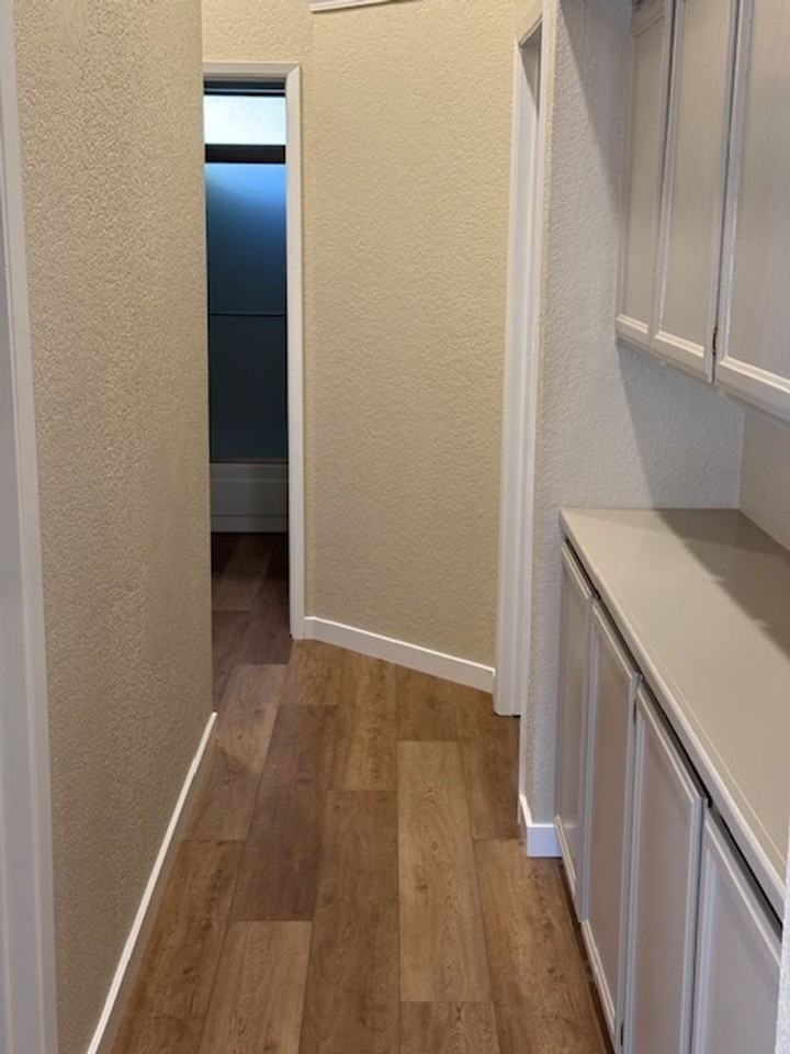 579 Eldridge Ave - Photo 4 of 18