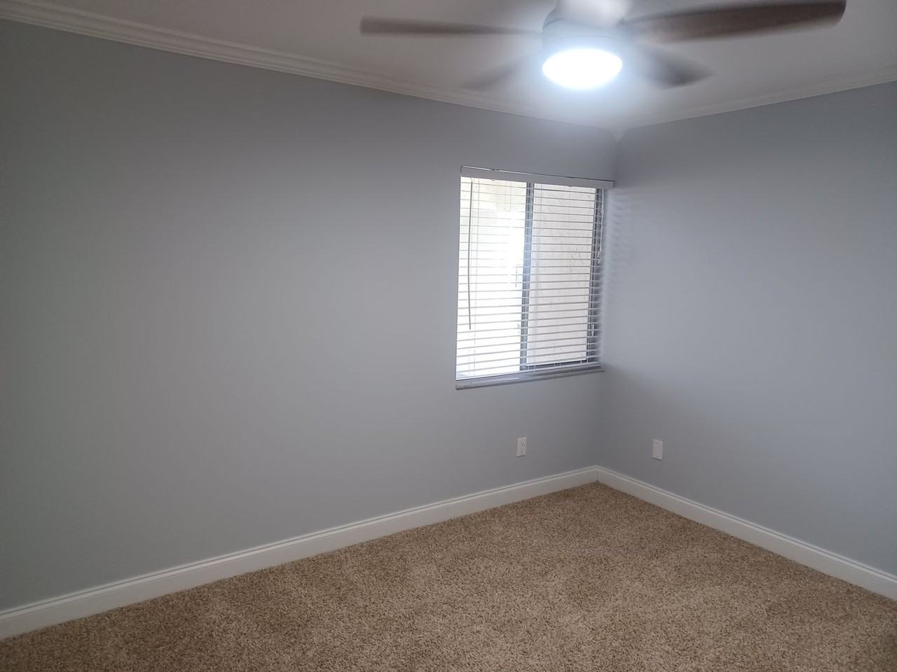 1404 Se 40th St #2 - Photo 7 of 10