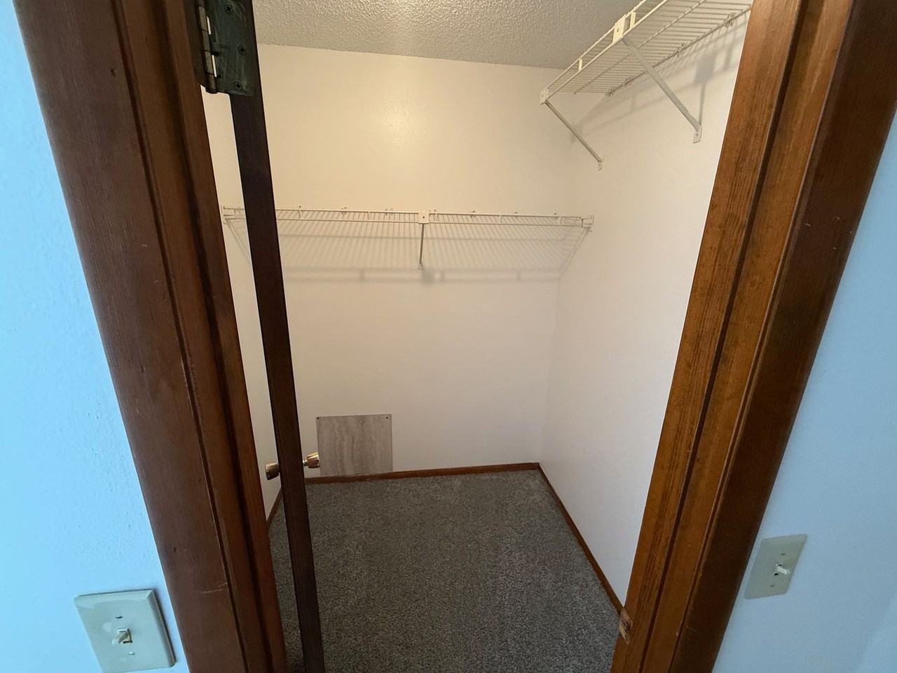 7646 Landmark Dr - Photo 5 of 10