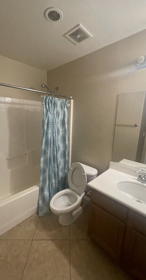 14925 Shoreham St #NA - Photo 3 of 4