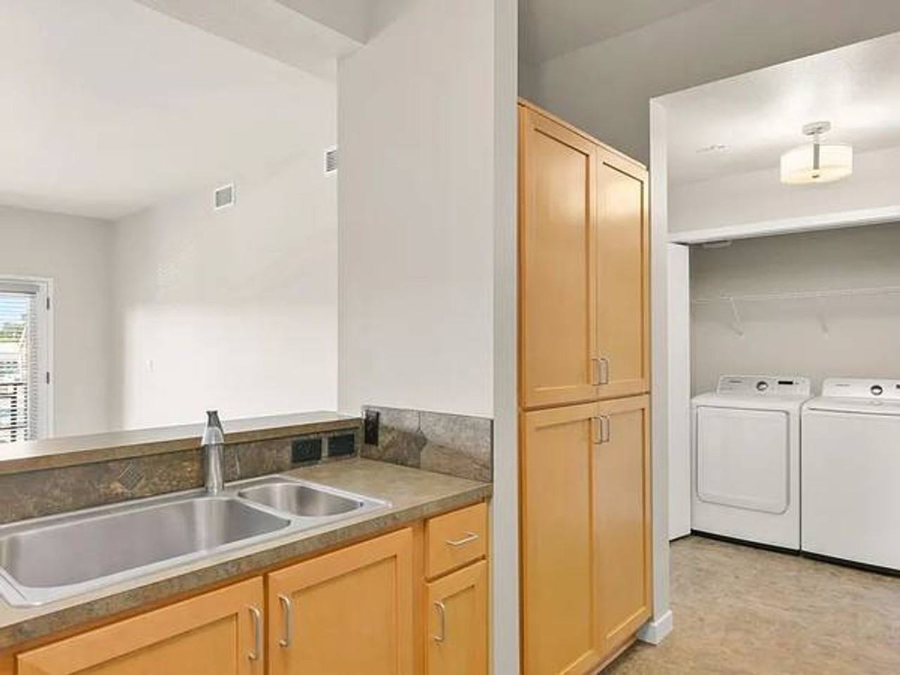 1127 Broadway St Ne #415 - Photo 2 of 15