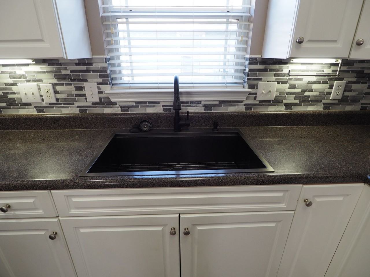 409 E 21st Ave - Photo 3 of 24