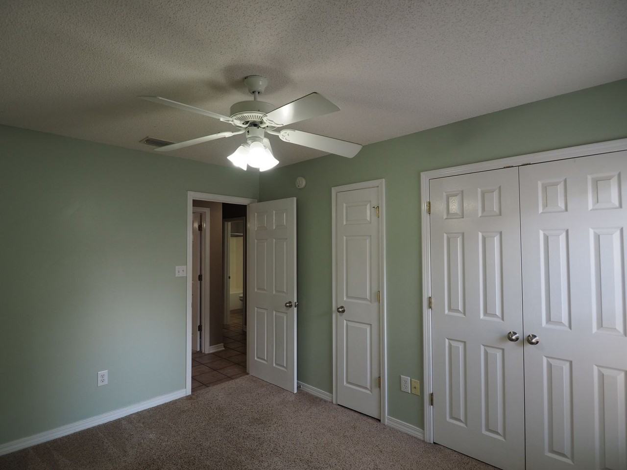 409 E 21st Ave - Photo 7 of 24