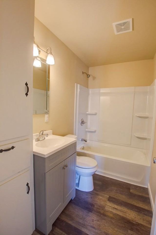 350 Lake Dr - Photo 5 of 8