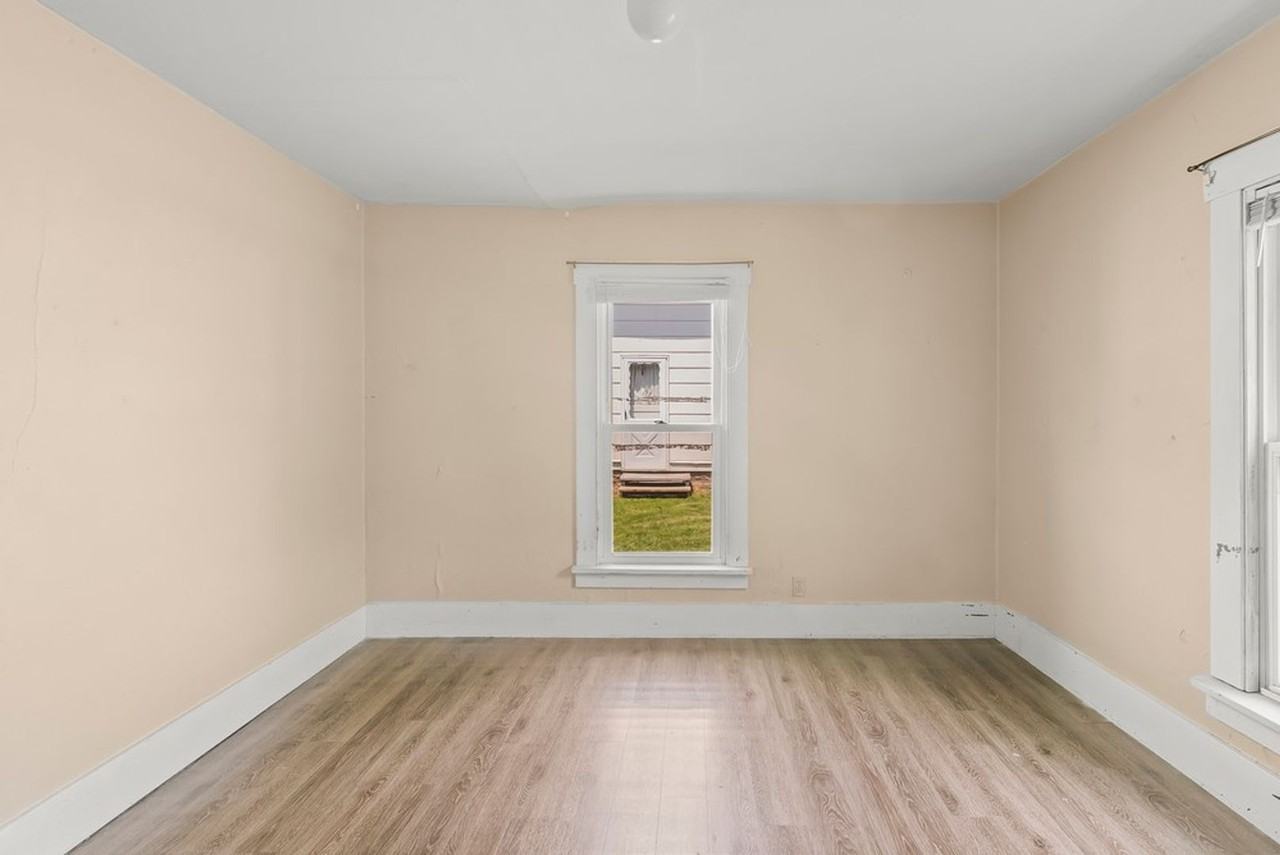 1421 Tremont St - Photo 5 of 18