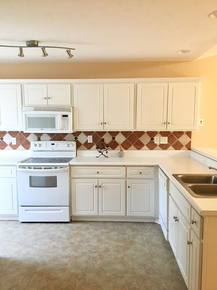 110 Andover Ct - Photo 3 of 19