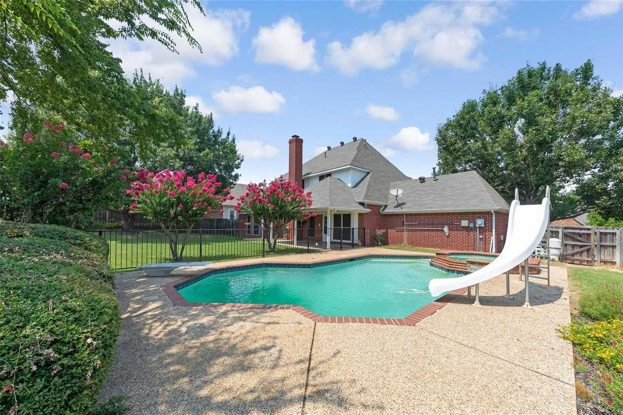 625 Sugarloaf Ct - Photo 3 of 29