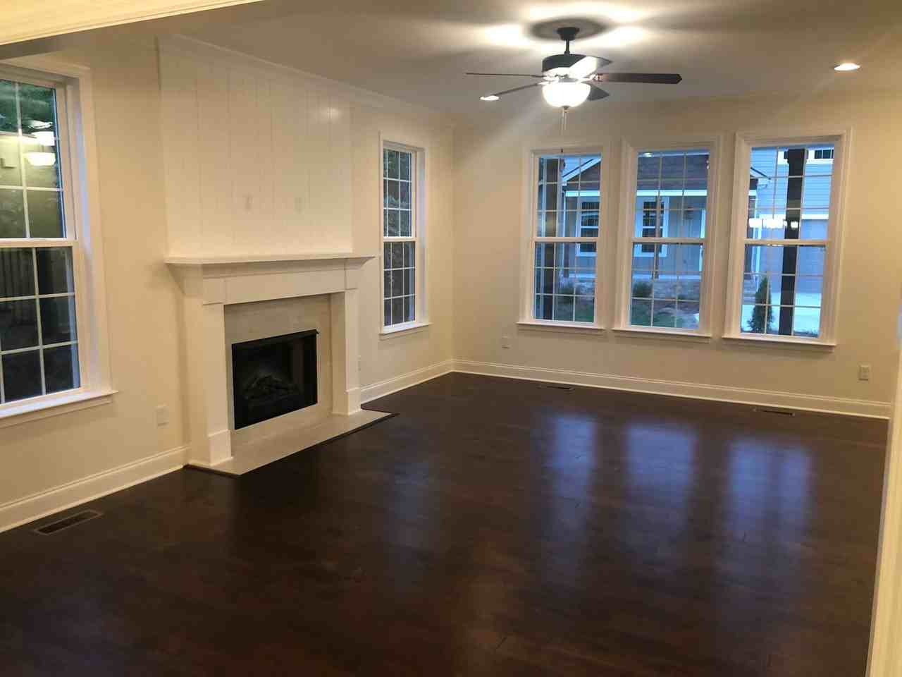 2715 Amsterdam Ln - Photo 3 of 27