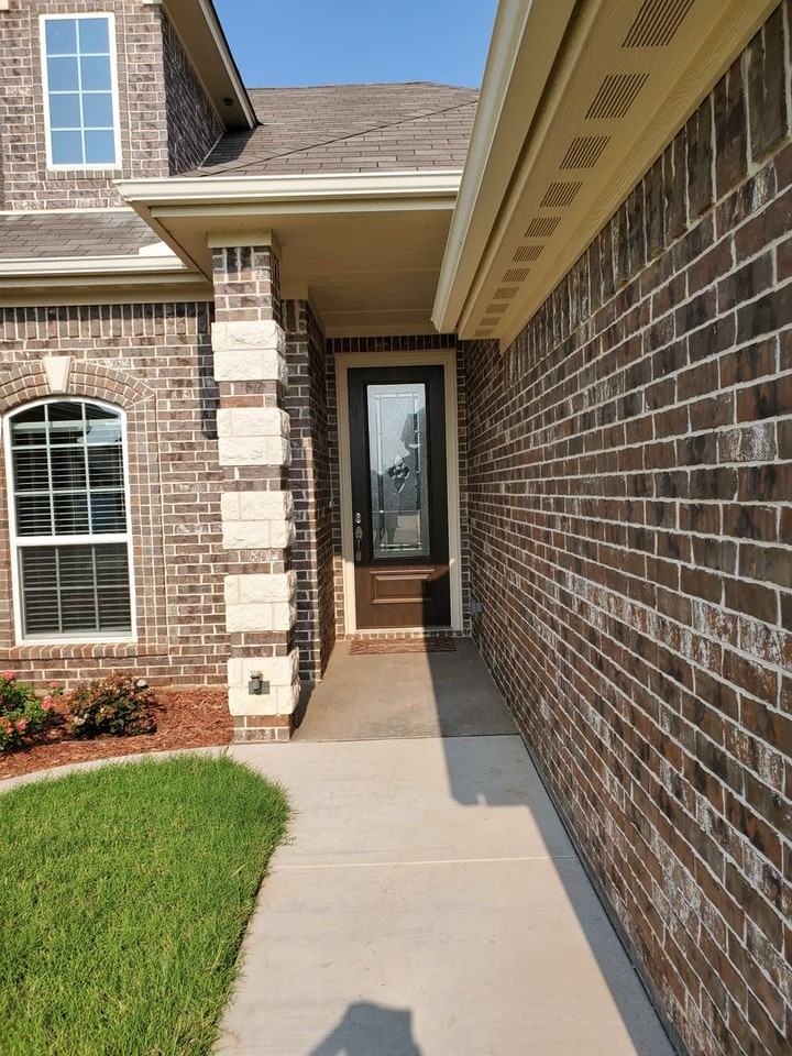 4810 Falcon Crest Blvd - Photo 3 of 14