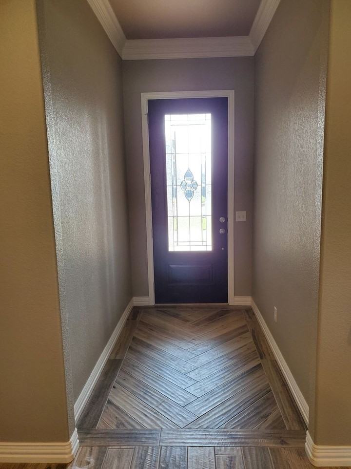 4810 Falcon Crest Blvd - Photo 4 of 14
