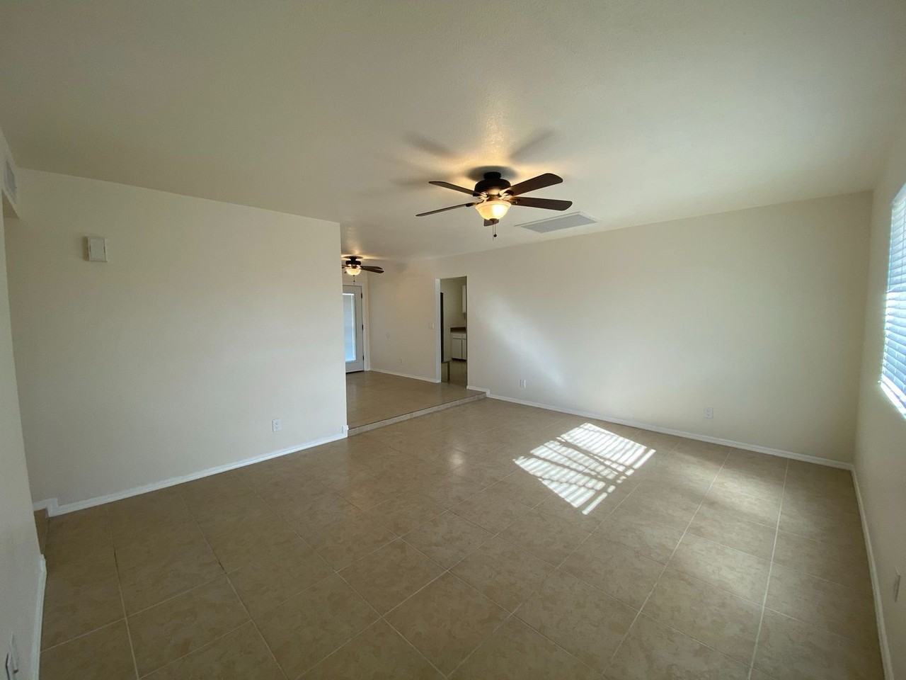 2737 Lillie Ave - Photo 2 of 12