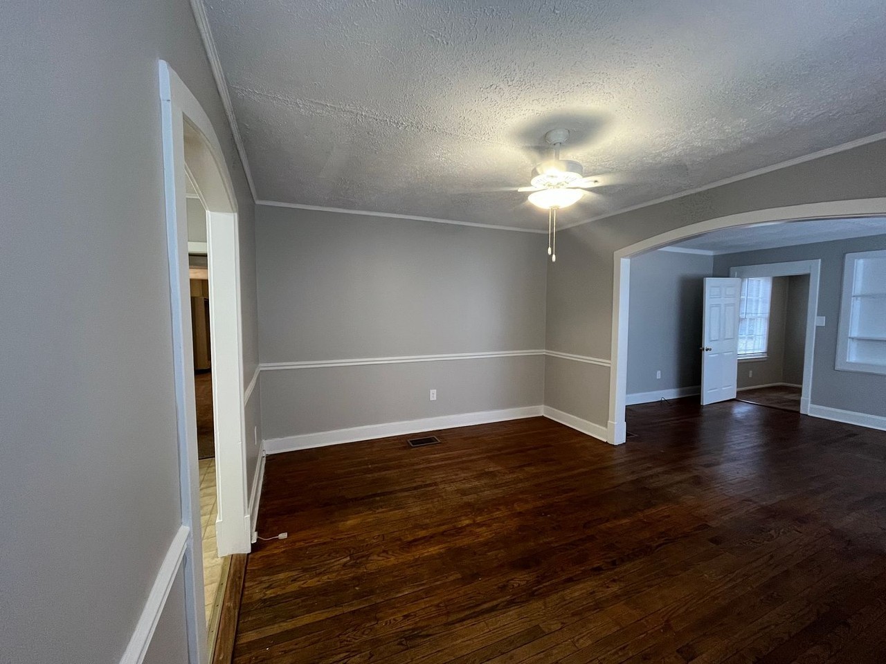 9651 Lehigh Ave - Photo 2 of 15
