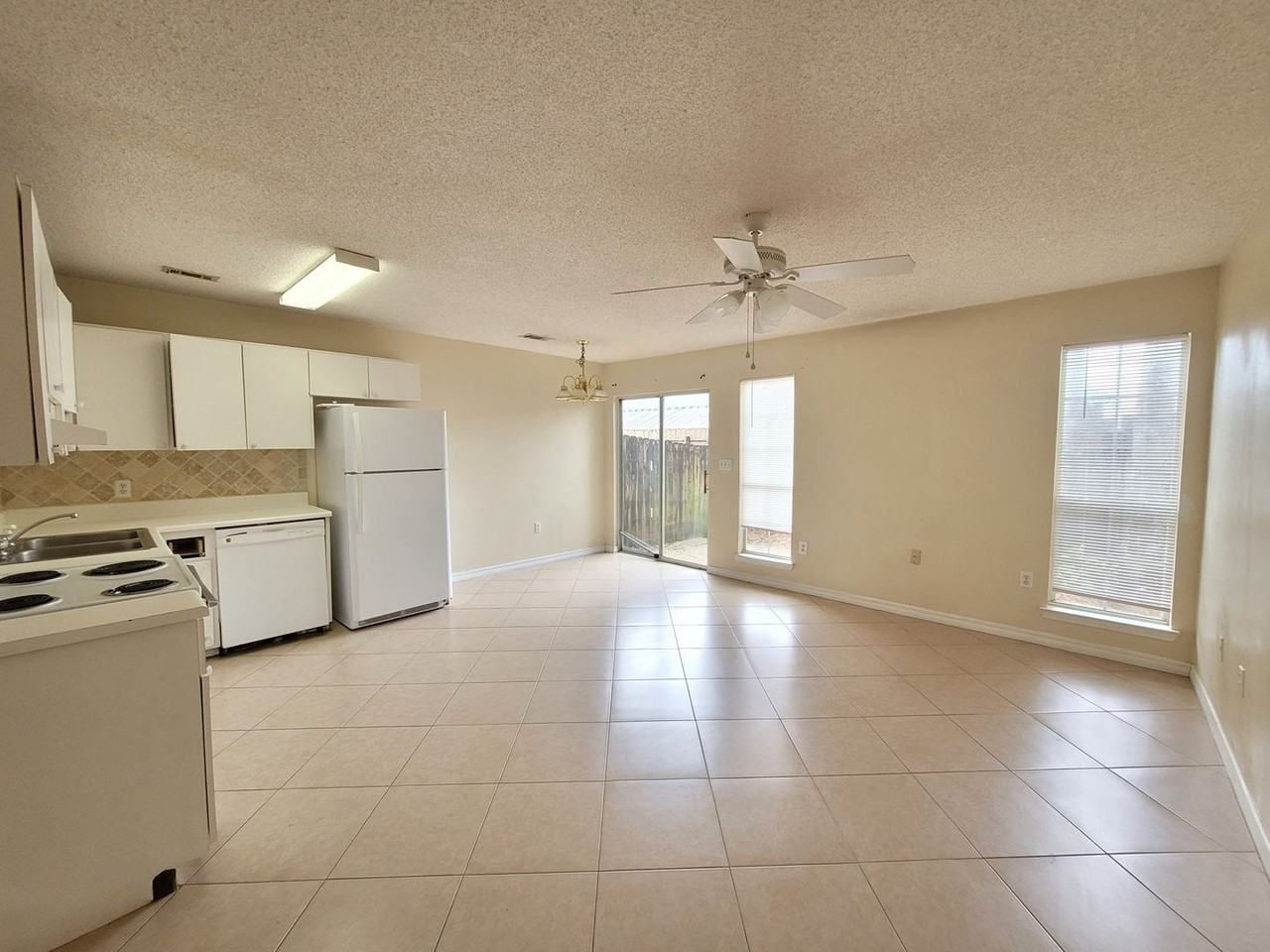 647 Virginia Oak Ct - Photo 5 of 18