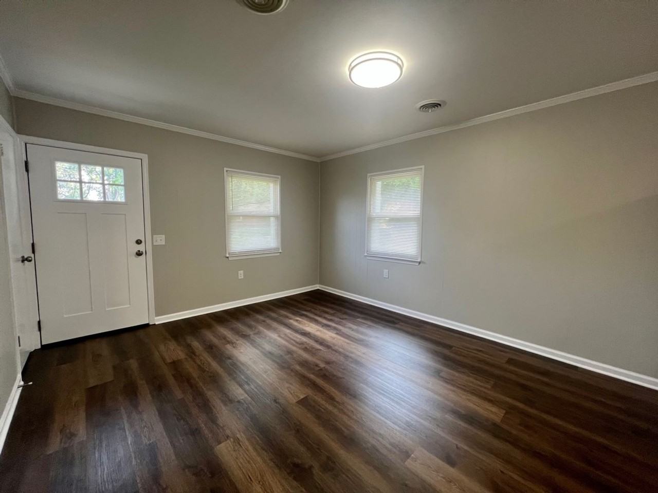 512 Border St - Photo 5 of 18