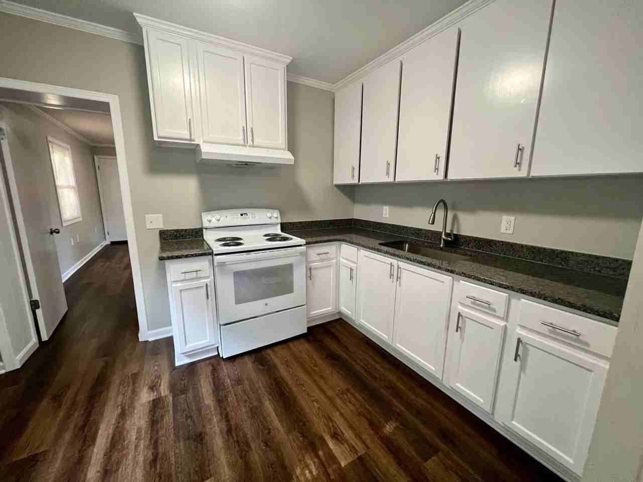 512 Border St - Photo 3 of 18