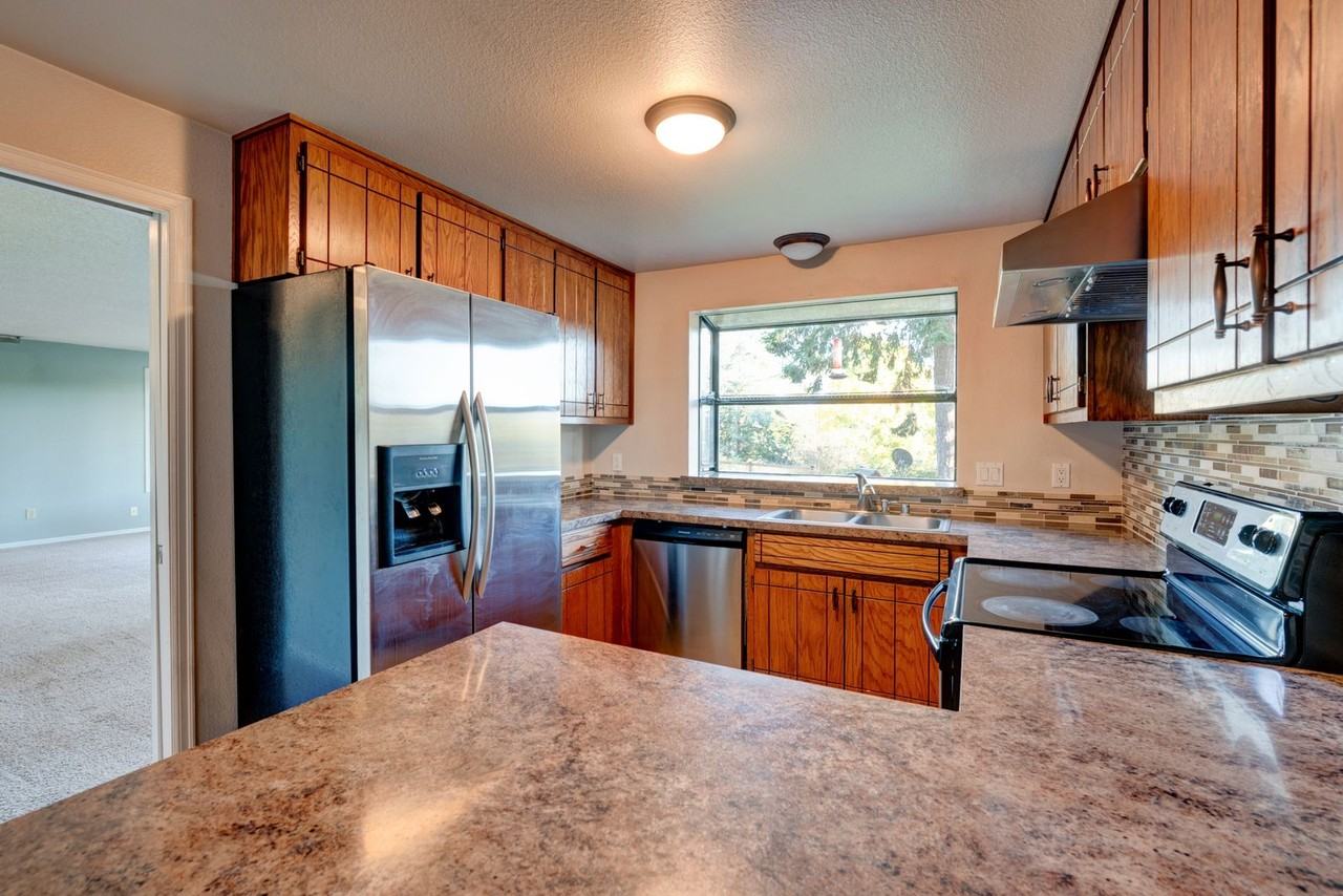 4173 Jones Rd - Photo 3 of 25