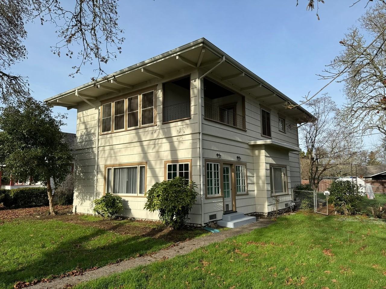 578 Scarbrough Ave - Photo 2 of 30