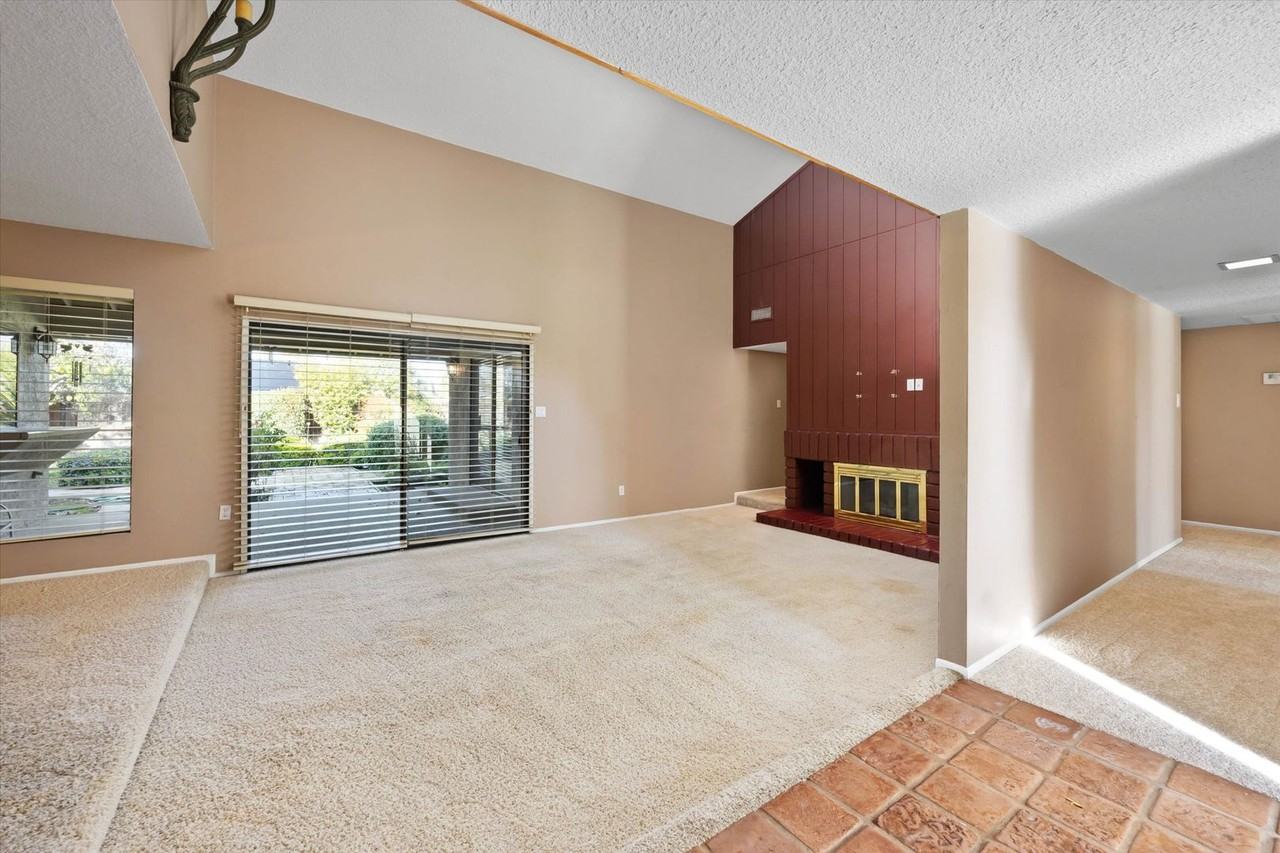 7808 Selkirk Dr - Photo 5 of 42